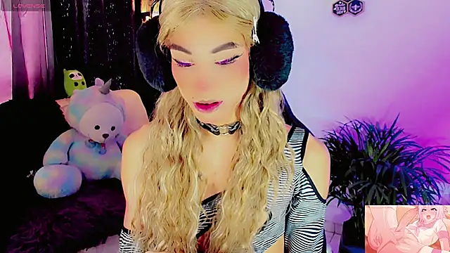 dollswit01 online show from March 6, 2:57 pm