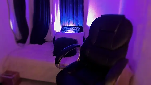 Snapshot of isabelithaa chatting on July 9, 12:26 am isabelithaa online show from July 9, 12:26 am