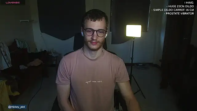 mickeypict online show from December 14, 1:50 am