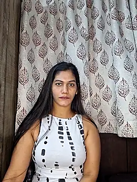 Garima G online show from February 15, 10:25 am