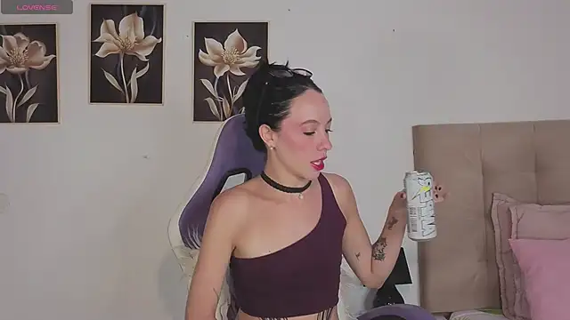 AnneGagner online show from December 3, 9:02 pm