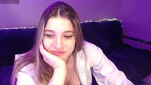 Snapshot of Abigail_Wills chatting on April 22, 3:46 pm Abigail Wills online show from April 22, 3:46 pm