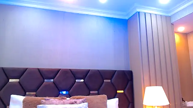 Snapshot of DevonPiers chatting on December 6, 12:16 pm DevonPiers online show from December 6, 12:16 pm