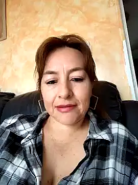 Snapshot of sussy_185 chatting on February 8, 8:10 pm sussy 185 online show from February 8, 8:10 pm