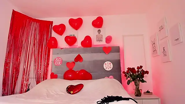 Snapshot of Eliz_jane chatting on February 15, 4:12 pm Eliz jane online show from February 15, 4:12 pm