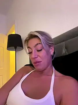 ScarlettMayX online show from December 14, 9:08 pm