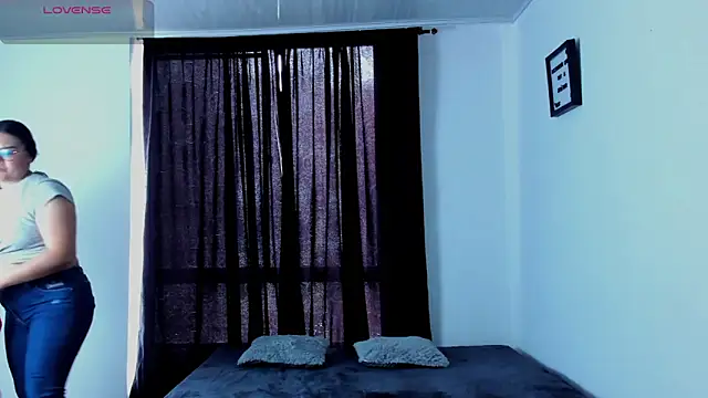 lorymoon online show from December 15, 6:59 pm