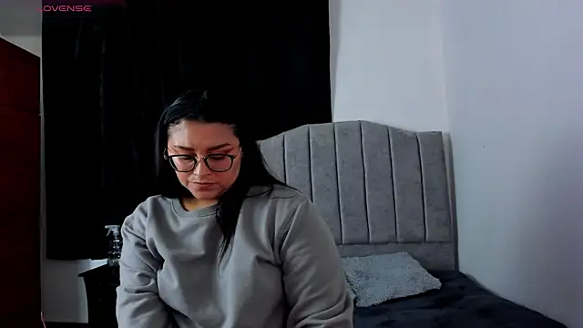 lorymoon online show from December 19, 7:18 pm