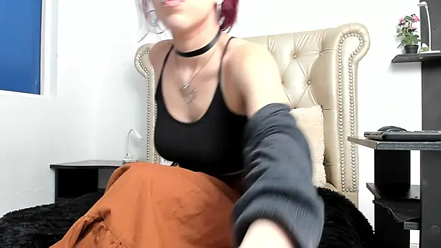 AlexaFoxy18 online show from December 29, 3:33 am