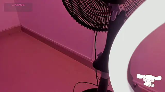 AlexaFoxy18 online show from March 19, 11:39 am