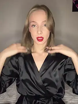 Snapshot of CaseyStar chatting on December 17, 11:39 am CaseyStar online show from December 17, 11:39 am