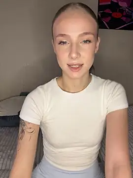 Snapshot of CaseyStar chatting on December 20, 10:38 am CaseyStar online show from December 20, 10:38 am