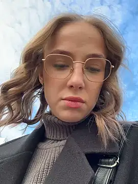 Snapshot of CaseyStar chatting on January 7, 12:20 pm CaseyStar online show from January 7, 12:20 pm