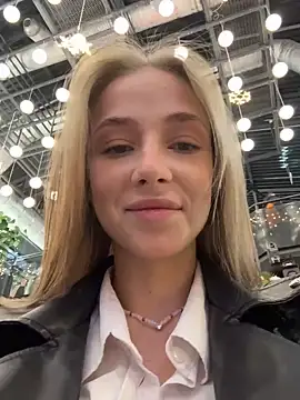 Snapshot of CaseyStar chatting on January 11, 10:29 am CaseyStar online show from January 11, 10:29 am