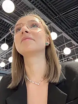 Snapshot of CaseyStar chatting on January 19, 9:33 am CaseyStar online show from January 19, 9:33 am