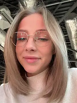 Snapshot of CaseyStar chatting on January 25, 9:26 am CaseyStar online show from January 25, 9:26 am