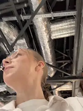 Snapshot of CaseyStar chatting on January 31, 9:16 am CaseyStar online show from January 31, 9:16 am