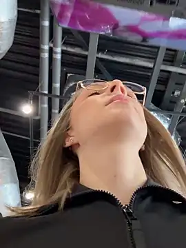 Snapshot of CaseyStar chatting on February 16, 9:37 am CaseyStar online show from February 16, 9:37 am