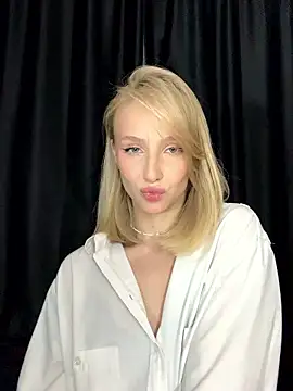 Snapshot of CaseyStar chatting on January 11, 2:11 pm CaseyStar online show from January 11, 2:11 pm