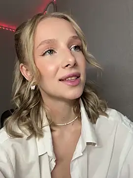 Snapshot of CaseyStar chatting on February 12, 3:40 pm CaseyStar online show from February 12, 3:40 pm