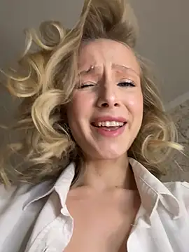 Snapshot of CaseyStar chatting on February 20, 2:39 pm CaseyStar online show from February 20, 2:39 pm