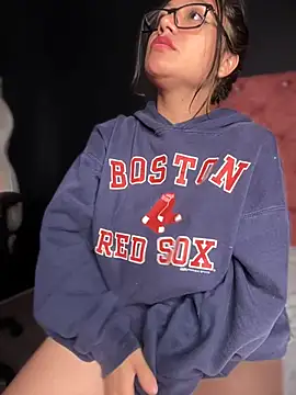 Im Little online show from February 22, 6:50 am