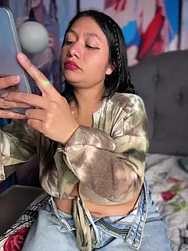 Im Little online show from April 5, 2:53 am