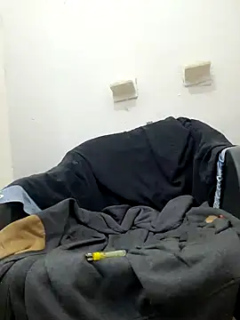 charlesss19 online show from February 27, 8:39 am