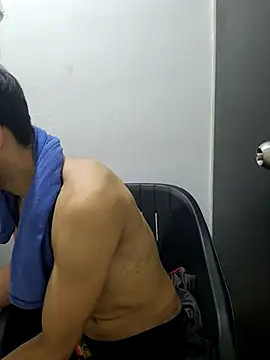 charlesss19 online show from September 10, 3:28 am