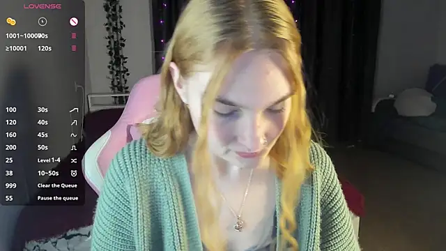 ReddHotPipper online show from February 17, 1:04 am