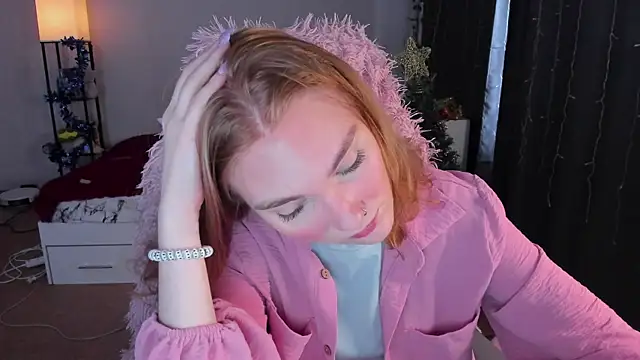 ReddHotPipper online show from December 16, 3:33 am