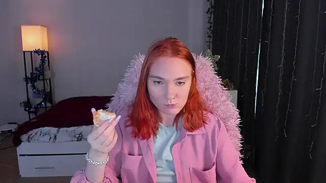 ReddHotPipper online show from December 23, 3:48 am