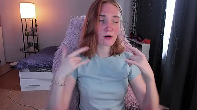 ReddHotPipper online show from April 6, 3:48 am