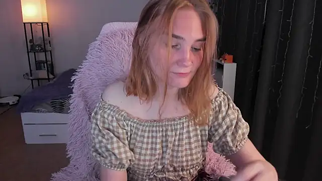 ReddHotPipper online show from May 6, 3:46 am