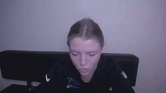 Snapshot of MissOliviaa_ chatting on December 3, 5:55 pm MissOliviaa  online show from December 3, 5:55 pm