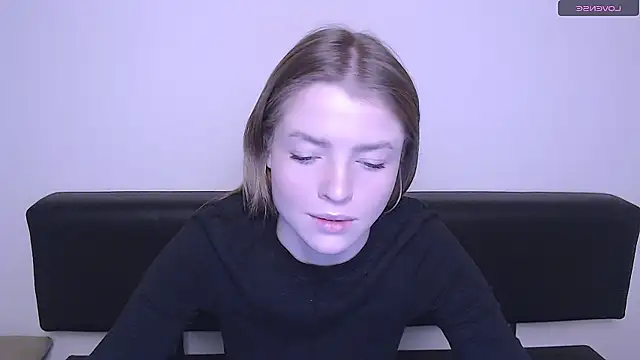 Snapshot of MissOliviaa_ chatting on December 15, 11:12 am MissOliviaa  online show from December 15, 11:12 am