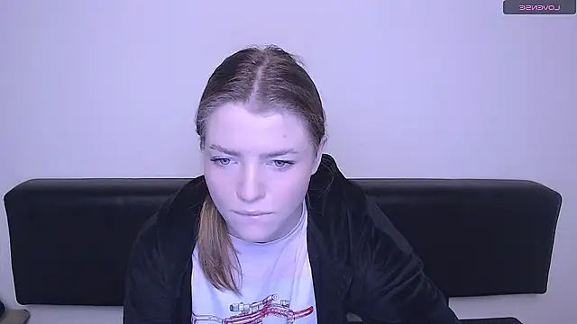 Snapshot of MissOliviaa_ chatting on December 16, 8:20 am MissOliviaa  online show from December 16, 8:20 am