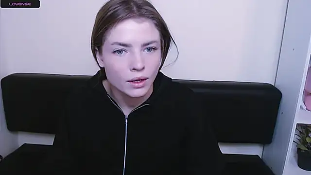 Snapshot of MissOliviaa_ chatting on January 8, 11:10 am MissOliviaa  online show from January 8, 11:10 am