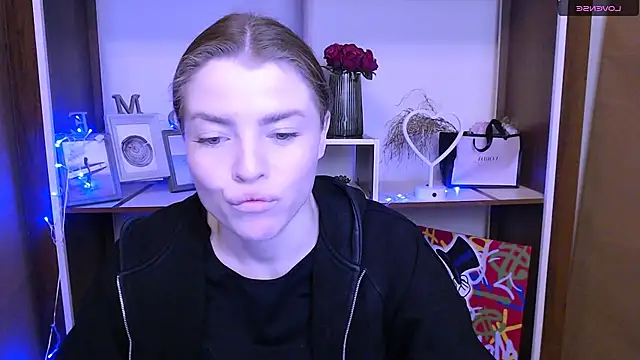 Snapshot of MissOliviaa_ chatting on January 13, 8:05 am MissOliviaa  online show from January 13, 8:05 am