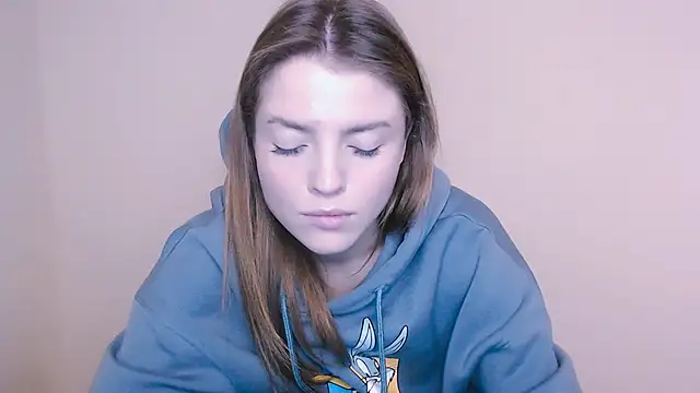 Snapshot of MissOliviaa_ chatting on January 14, 4:50 pm MissOliviaa  online show from January 14, 4:50 pm