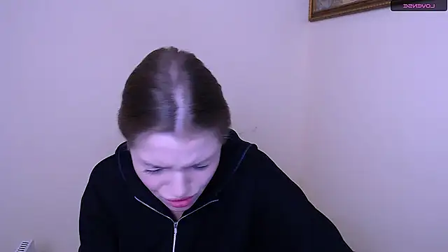 Snapshot of MissOliviaa_ chatting on January 18, 7:28 am MissOliviaa  online show from January 18, 7:28 am