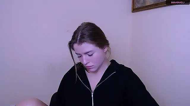 Snapshot of MissOliviaa_ chatting on January 18, 10:39 am MissOliviaa  online show from January 18, 10:39 am