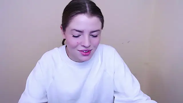 Snapshot of MissOliviaa_ chatting on January 22, 1:53 pm MissOliviaa  online show from January 22, 1:53 pm