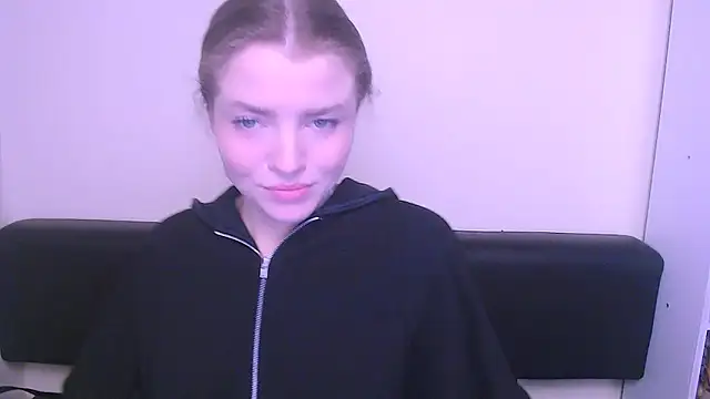 Snapshot of MissOliviaa_ chatting on February 3, 7:51 am MissOliviaa  online show from February 3, 7:51 am