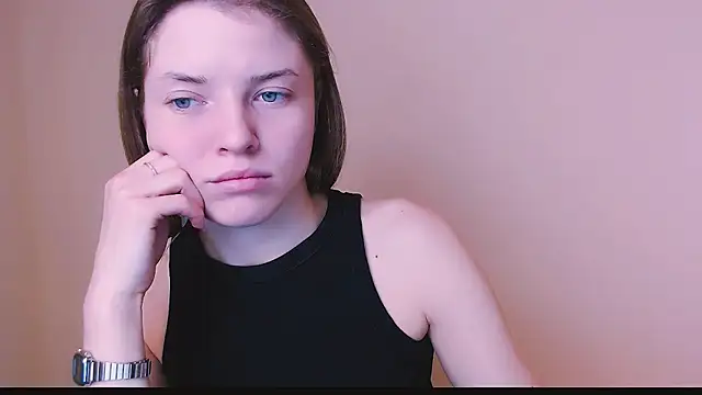 Snapshot of MissOliviaa_ chatting on February 7, 12:28 pm MissOliviaa  online show from February 7, 12:28 pm