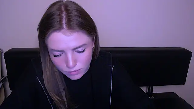 Snapshot of MissOliviaa_ chatting on February 20, 10:15 pm MissOliviaa  online show from February 20, 10:15 pm