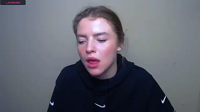 Snapshot of MissOliviaa_ chatting on February 26, 2:46 pm MissOliviaa  online show from February 26, 2:46 pm