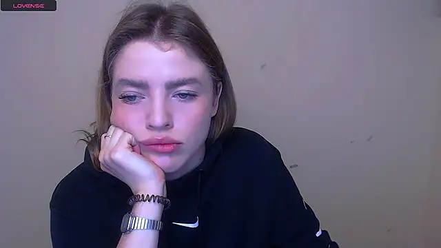 Snapshot of MissOliviaa_ chatting on February 27, 8:28 am MissOliviaa  online show from February 27, 8:28 am