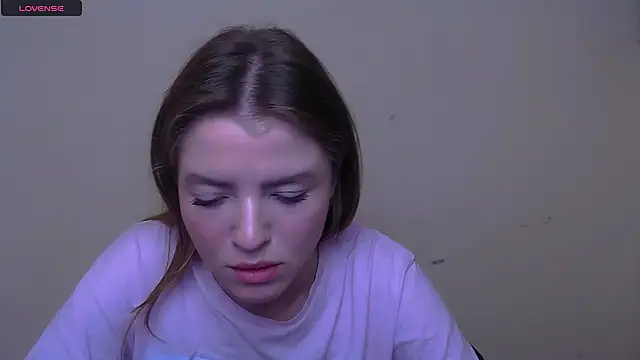 Snapshot of MissOliviaa_ chatting on February 27, 11:41 am MissOliviaa  online show from February 27, 11:41 am