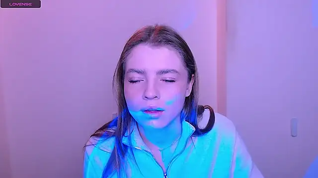 MissOliviaa  online show from December 21, 7:15 am